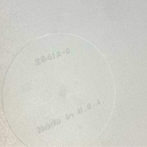 Tupperware #2541A-9 C Clear Seal With Butterfly Tabs Replacement Part - Picture 4 of 5